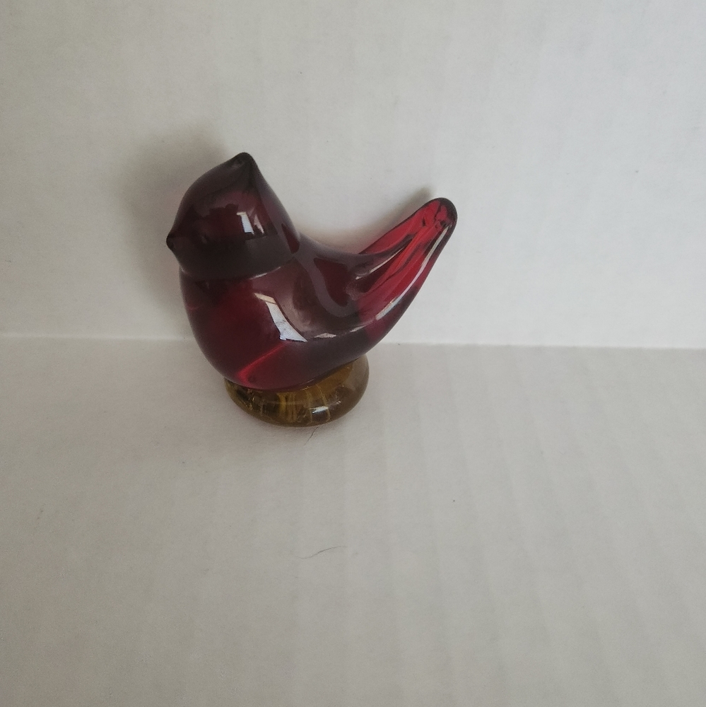 Vintage Ruby red Cardinal with amberina base 1982